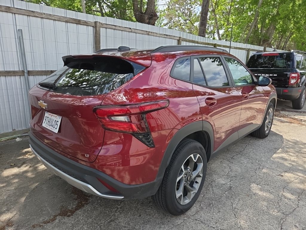 Thumbnail: 2025 Chevrolet Trax - 9