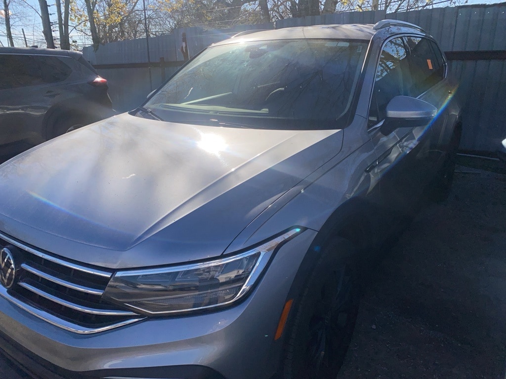 Thumbnail: 2024 Volkswagen Tiguan - 1