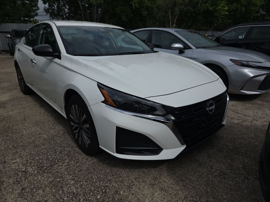 Thumbnail: 2025 Nissan Altima - 2