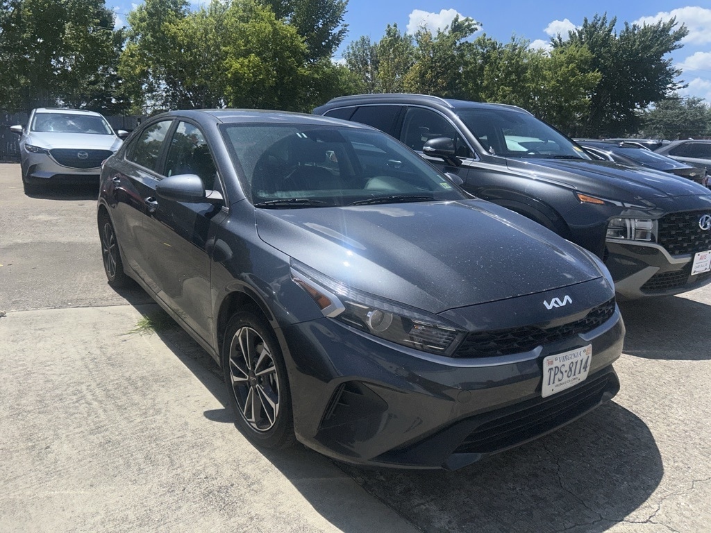 Thumbnail: 2024 Kia Forte - 3
