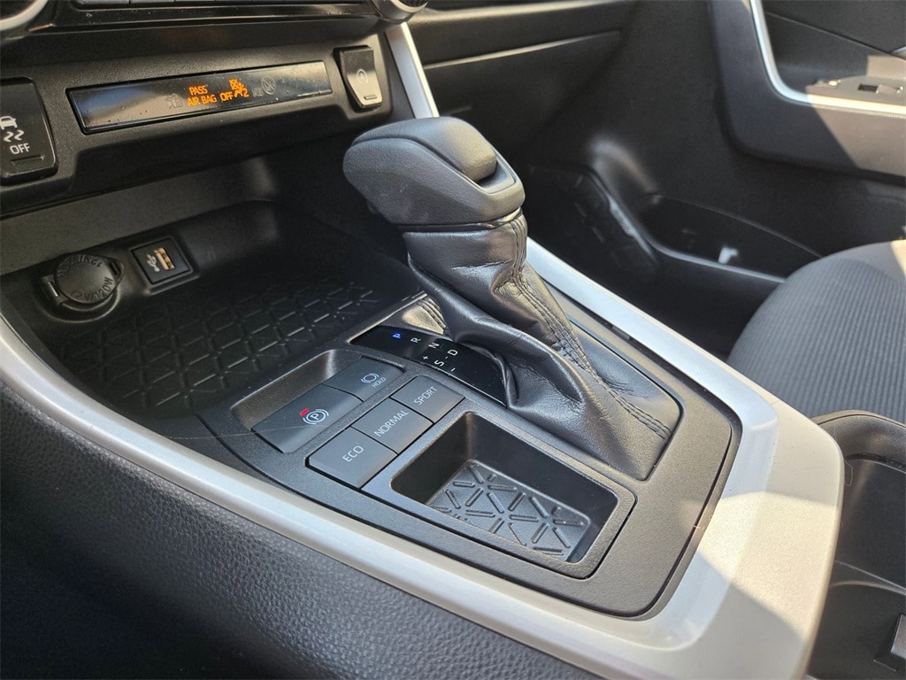 Thumbnail: 2025 Toyota RAV4 - 23