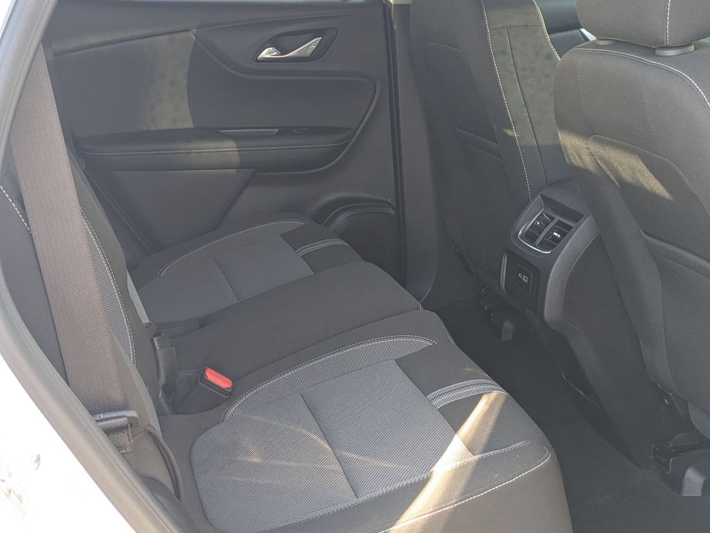 Thumbnail: 2025 Chevrolet Blazer - 26