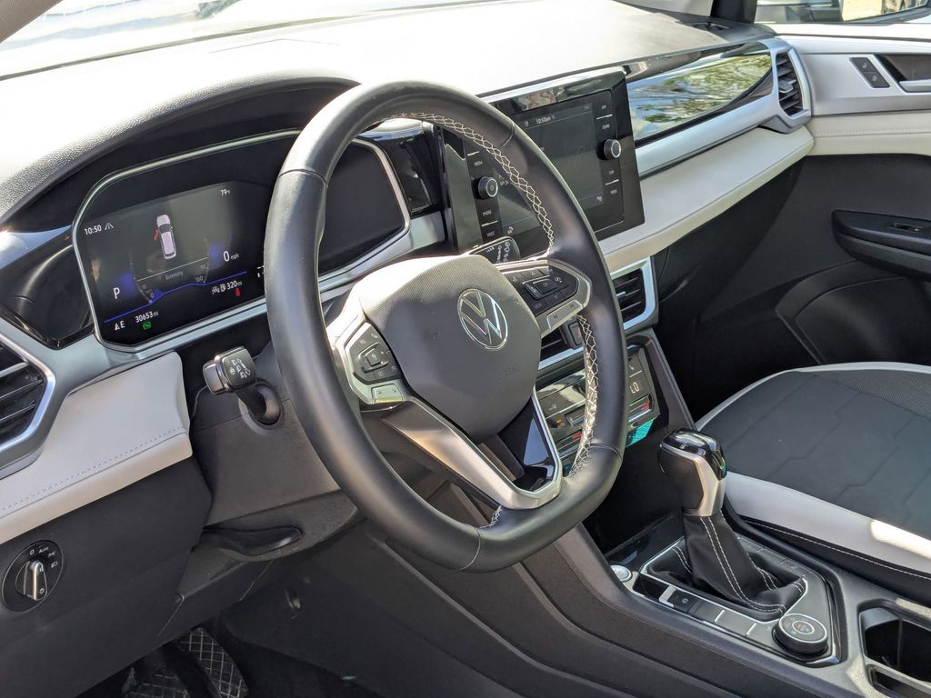 Thumbnail: 2025 Volkswagen Taos - 14