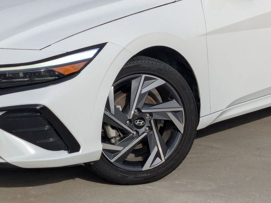 Thumbnail: 2025 Hyundai Elantra - 31