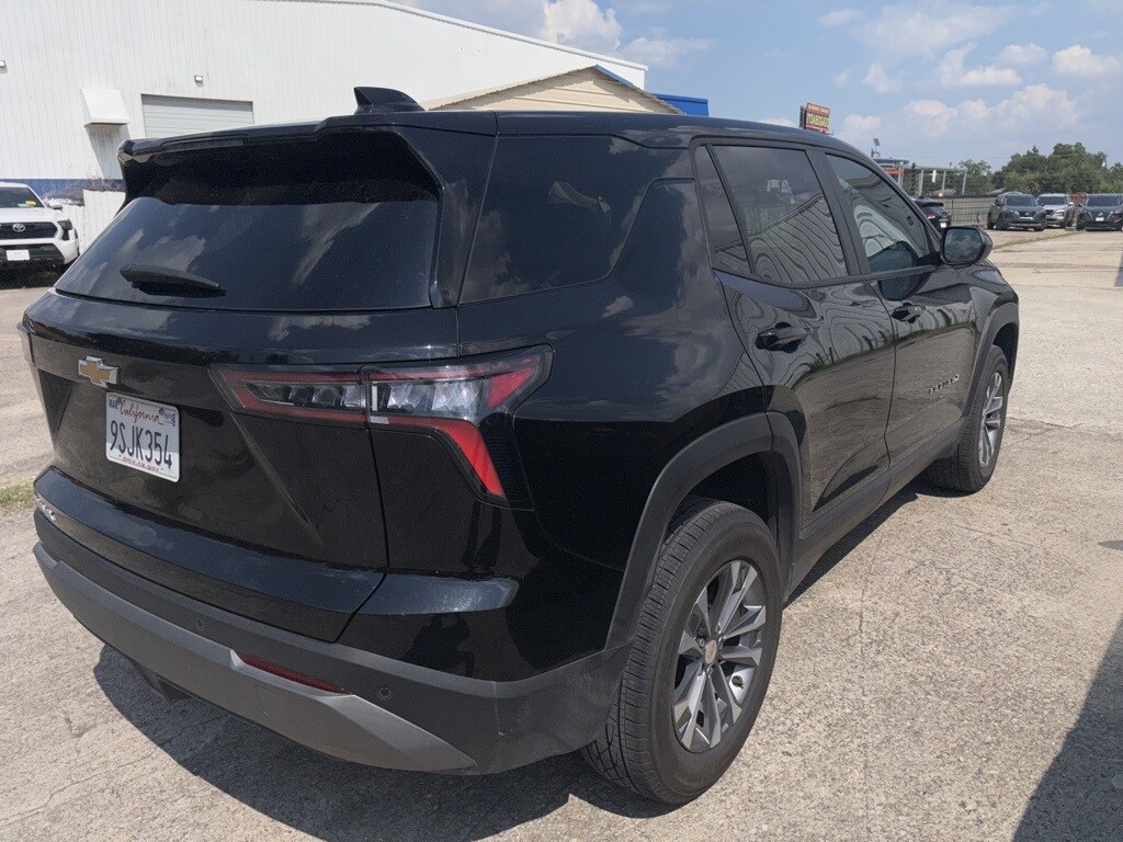 2025 Chevrolet Equinox LT photo 4