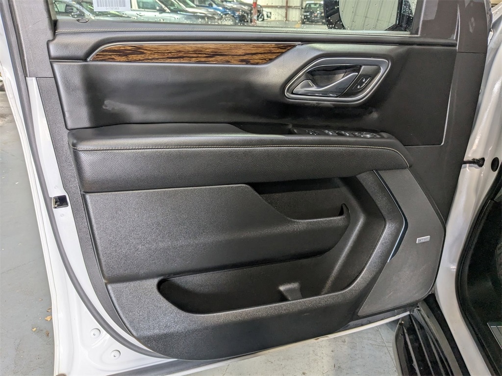 Thumbnail: 2023 Chevrolet Suburban - 9