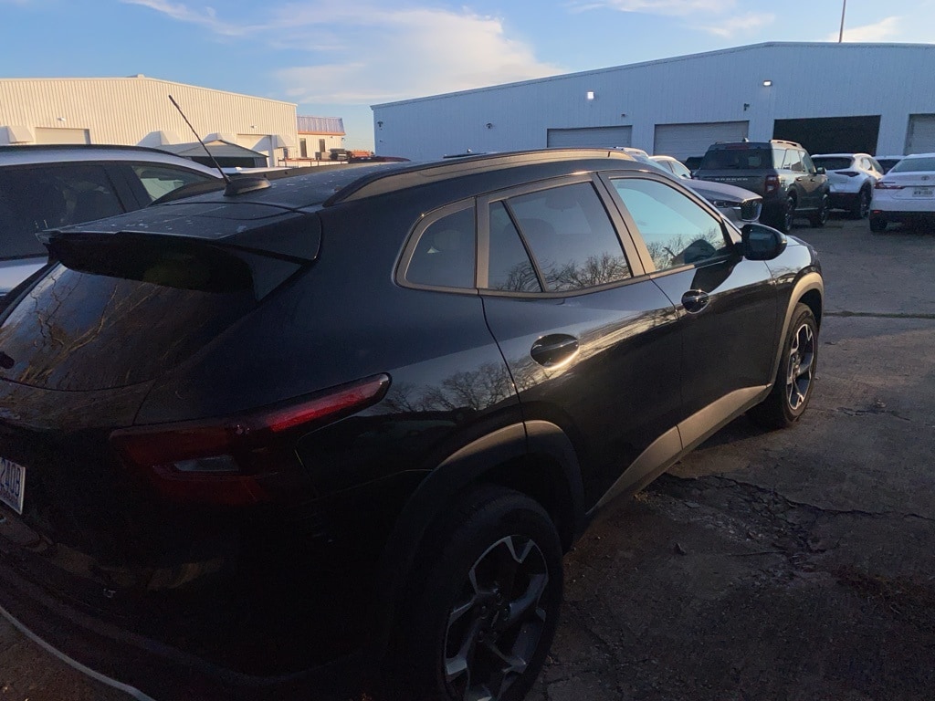 Thumbnail: 2025 Chevrolet Trax - 4