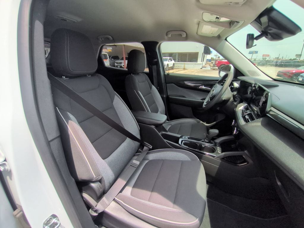 Thumbnail: 2025 Chevrolet TrailBlazer - 30