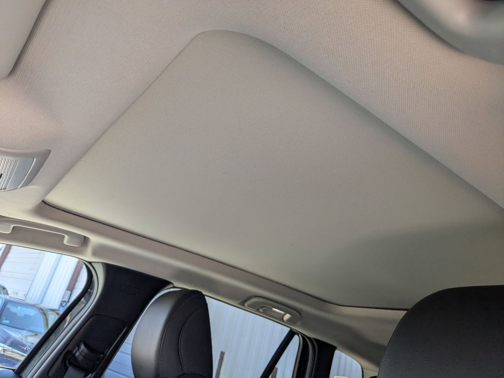 Thumbnail: 2025 Mazda CX-50 - 25