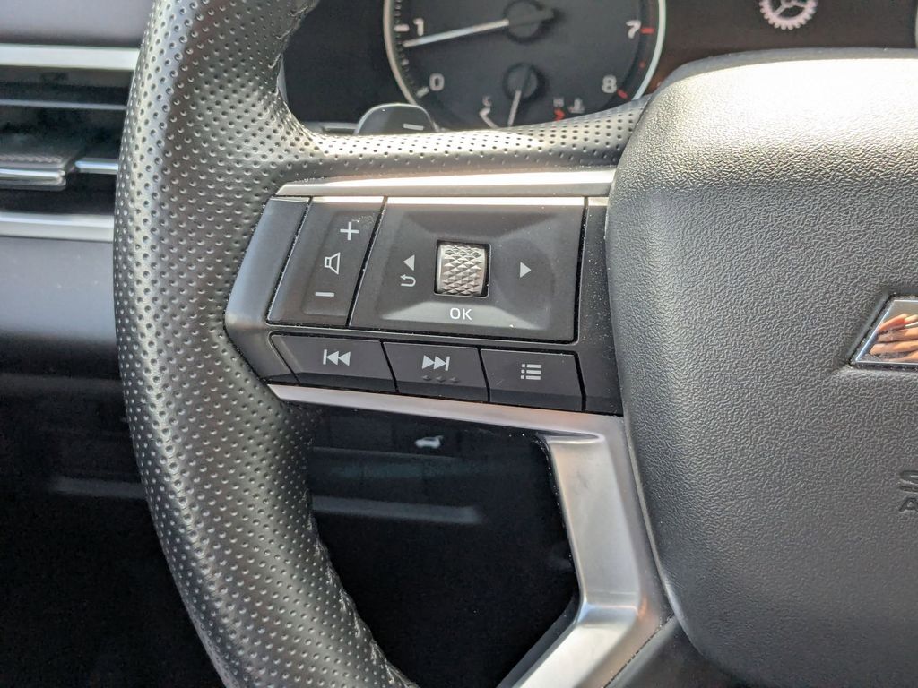 Thumbnail: 2025 Mitsubishi Outlander - 13