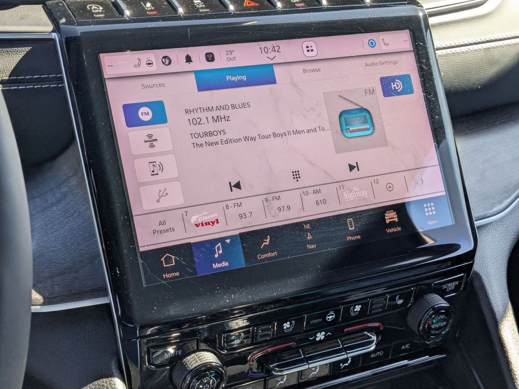 Thumbnail: 2024 Jeep Grand Cherokee L - 19