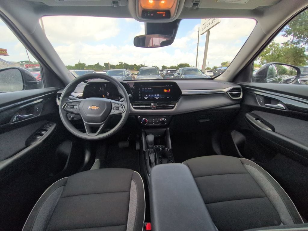 Thumbnail: 2025 Chevrolet TrailBlazer - 25