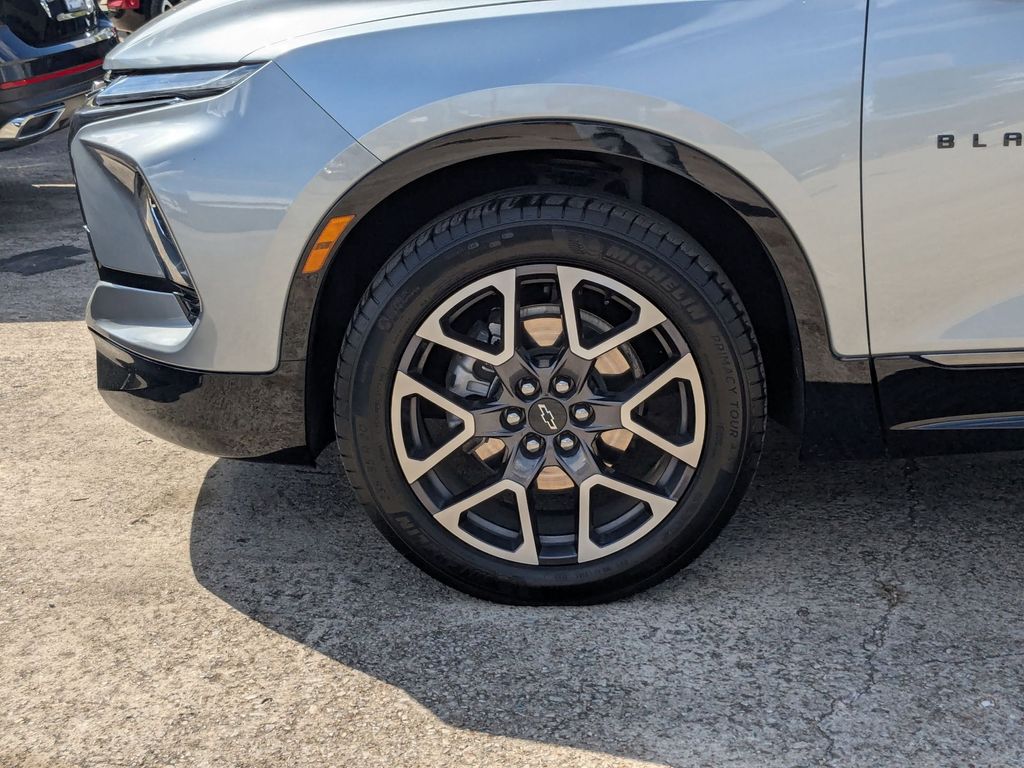 Thumbnail: 2025 Chevrolet Blazer - 32