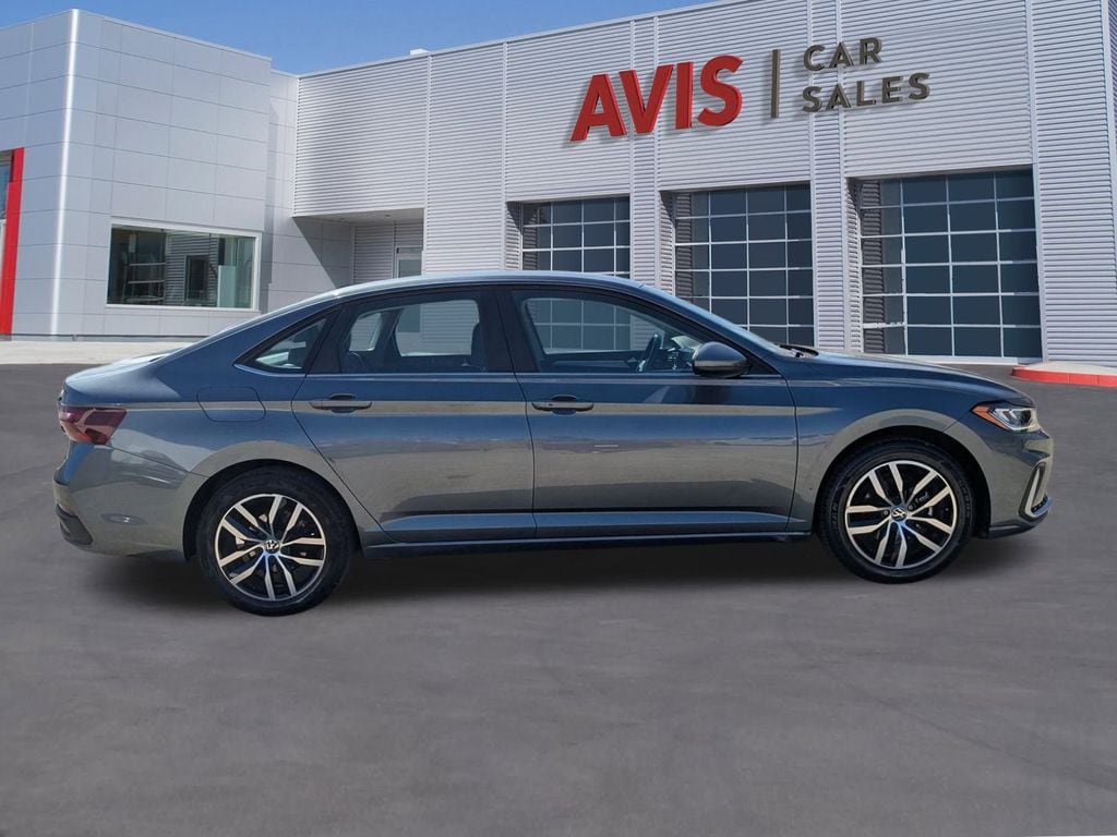 Thumbnail: 2025 Volkswagen Jetta - 5