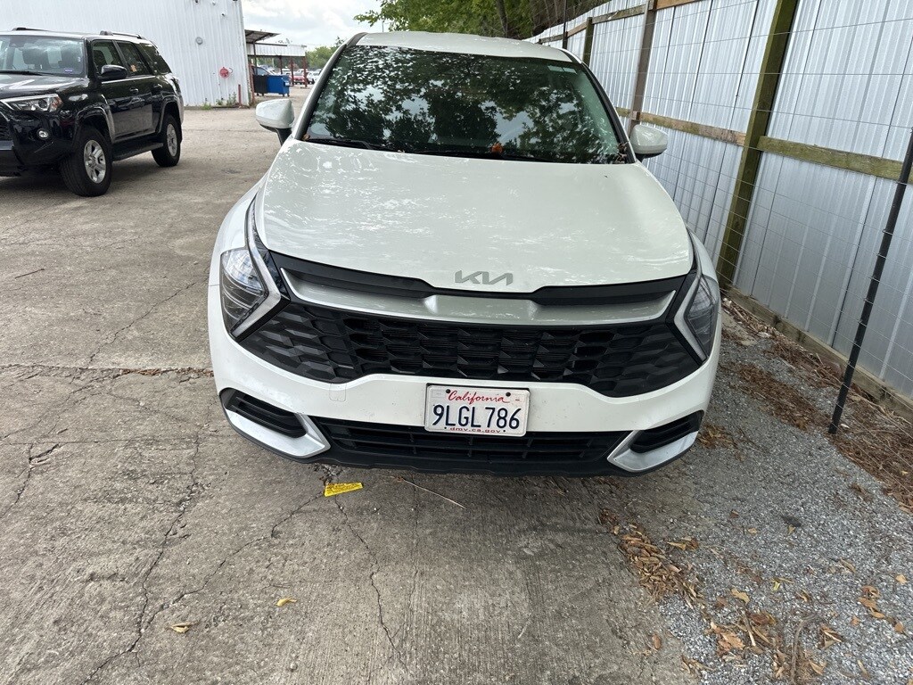 2024 Kia Sportage LX photo 2