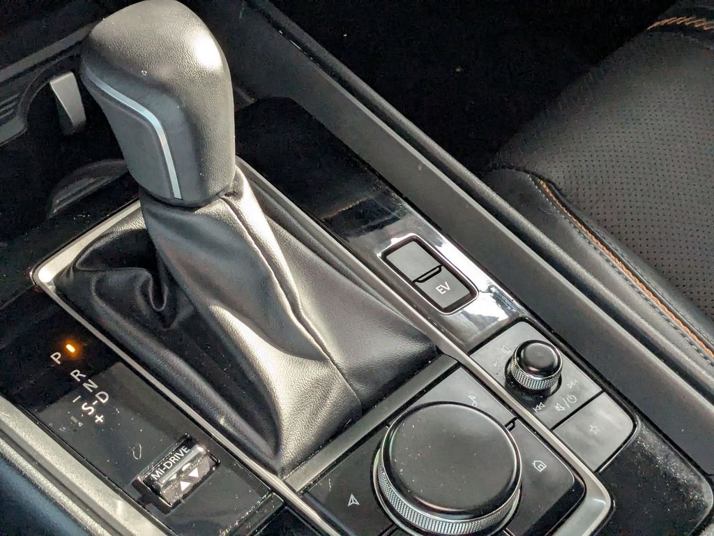 Thumbnail: 2025 Mazda CX-50 - 18