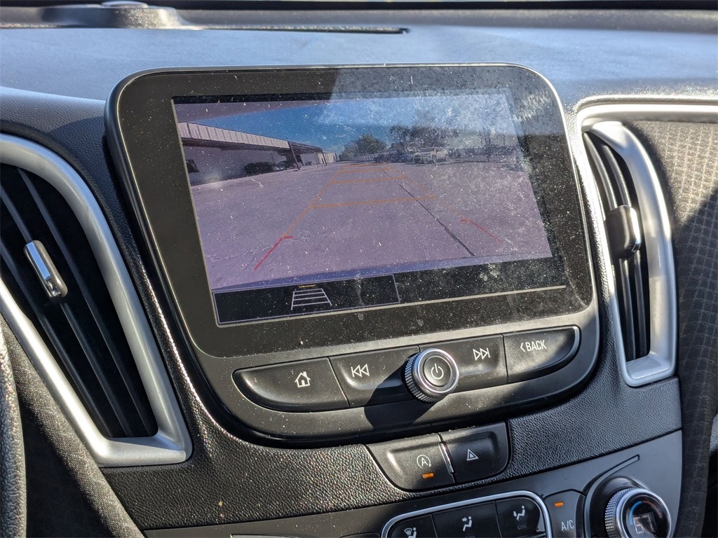 Thumbnail: 2023 Chevrolet Malibu - 18