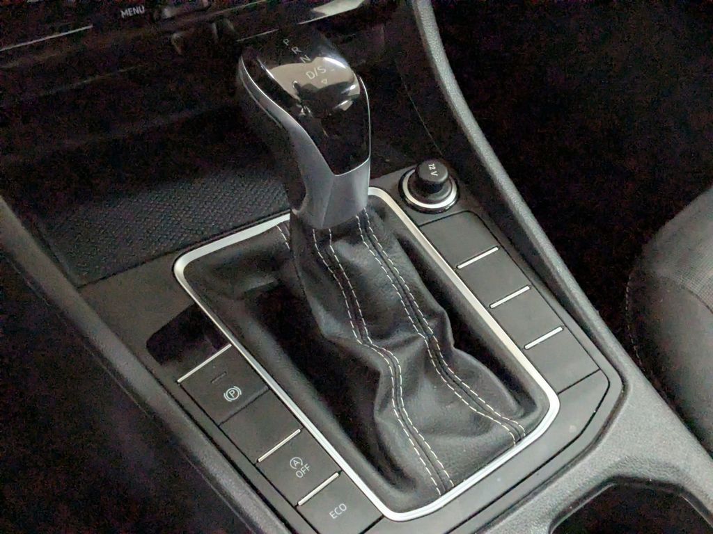 Thumbnail: 2025 Volkswagen Jetta - 19