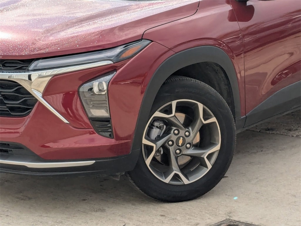 Thumbnail: 2025 Chevrolet Trax - 32