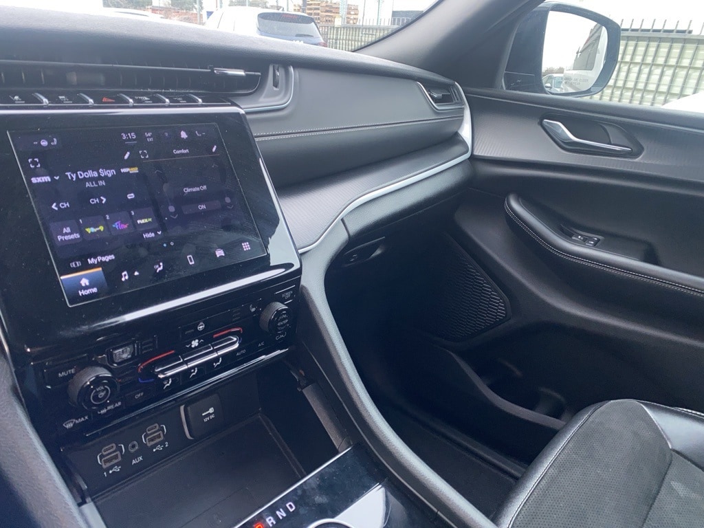 Thumbnail: 2024 Jeep Grand Cherokee L - 9