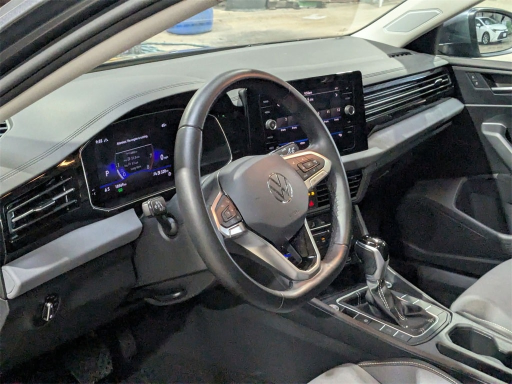 Thumbnail: 2025 Volkswagen Jetta - 14