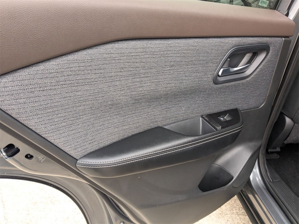 Thumbnail: 2023 Nissan Rogue - 25