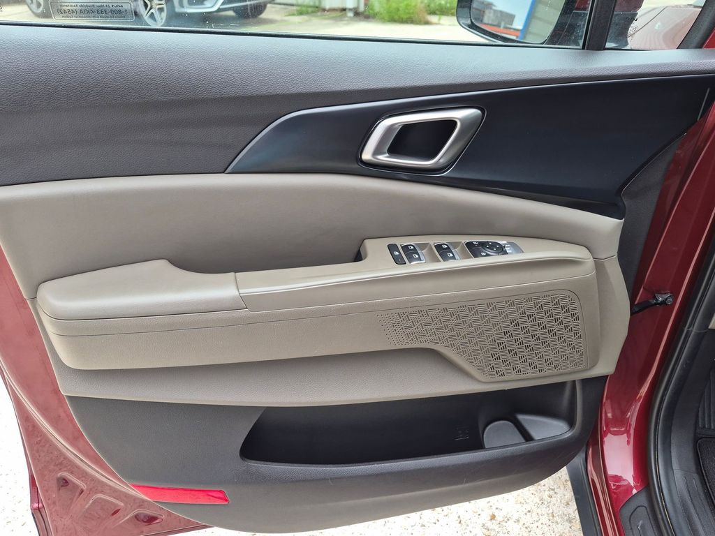 Thumbnail: 2025 Kia Carnival - 11