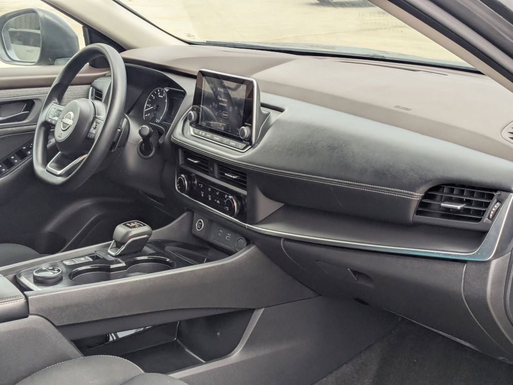 Thumbnail: 2023 Nissan Rogue - 31