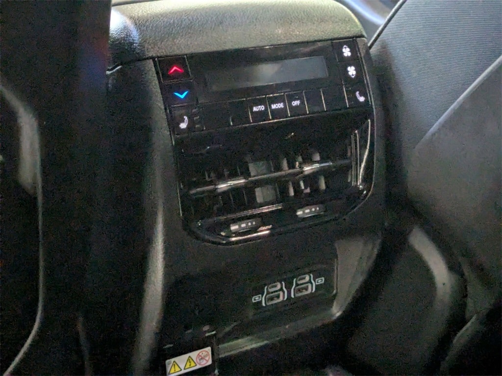 Thumbnail: 2024 Jeep Grand Cherokee L - 26