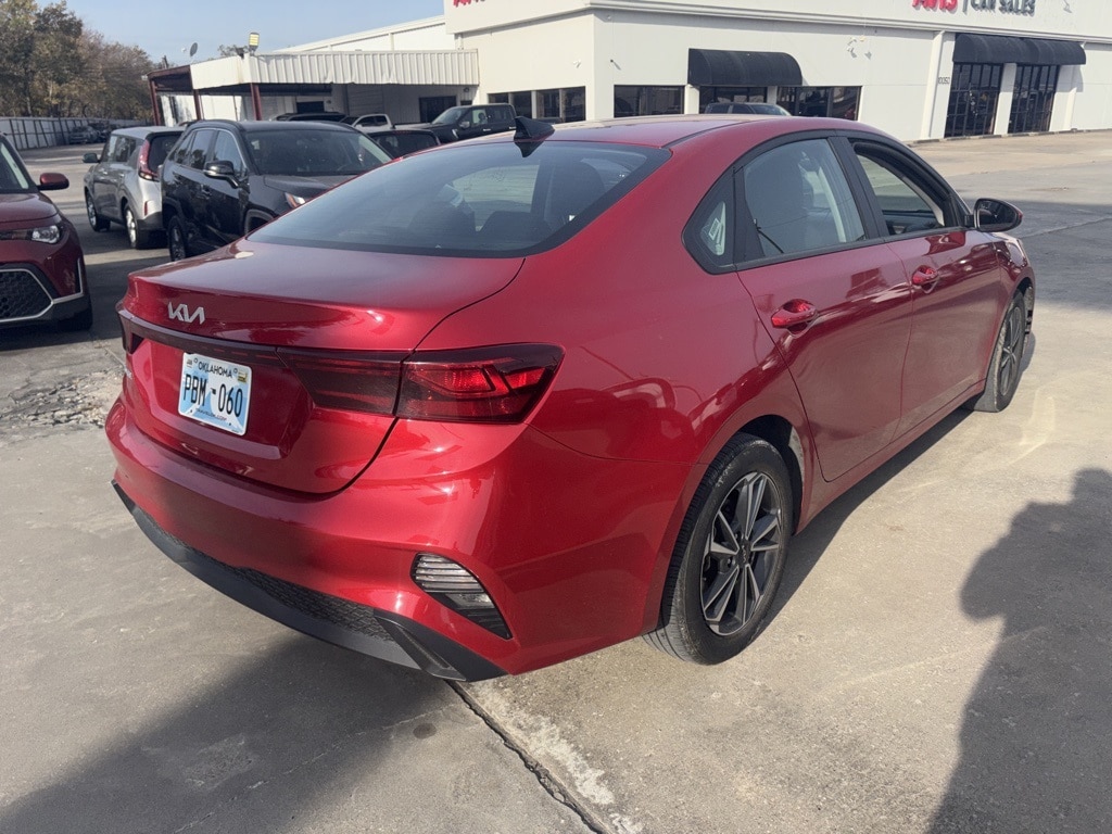 Thumbnail: 2024 Kia Forte - 5