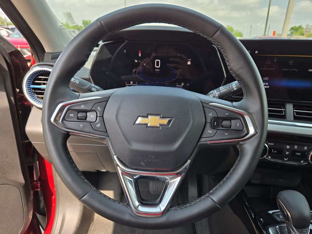 Thumbnail: 2025 Chevrolet Trax - 21
