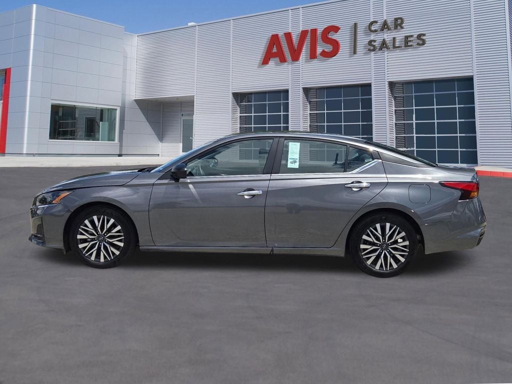 Thumbnail: 2025 Nissan Altima - 10