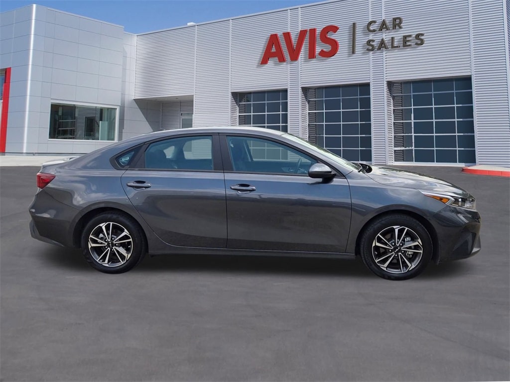 Thumbnail: 2024 Kia Forte - 5