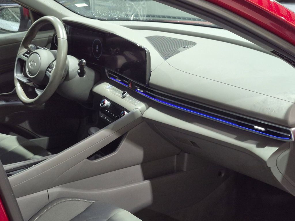 Thumbnail: 2025 Hyundai Elantra - 25