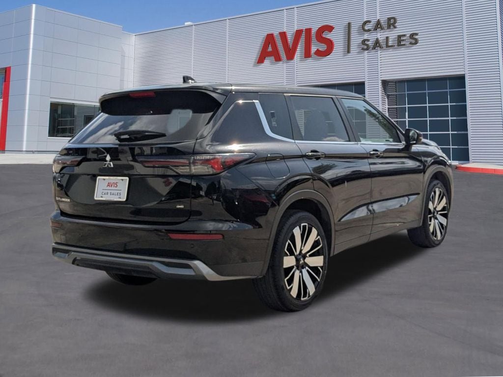 Thumbnail: 2025 Mitsubishi Outlander - 6