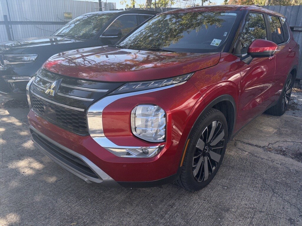 Certified 2025 Mitsubishi Outlander SE SUV