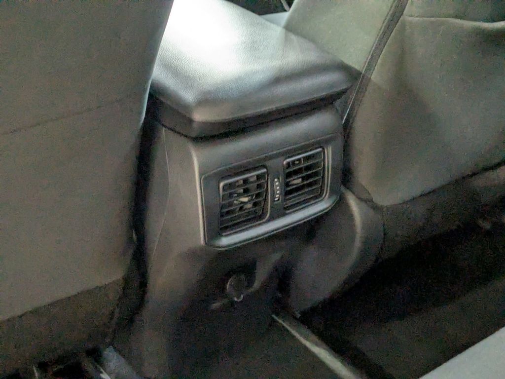 Thumbnail: 2025 Toyota RAV4 - 28