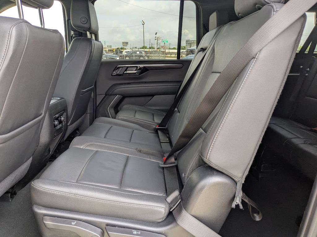 Thumbnail: 2025 Chevrolet Suburban - 23