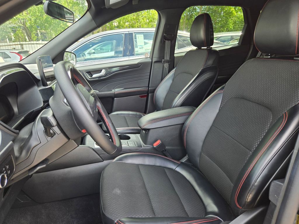 Thumbnail: 2025 Ford Escape - 8