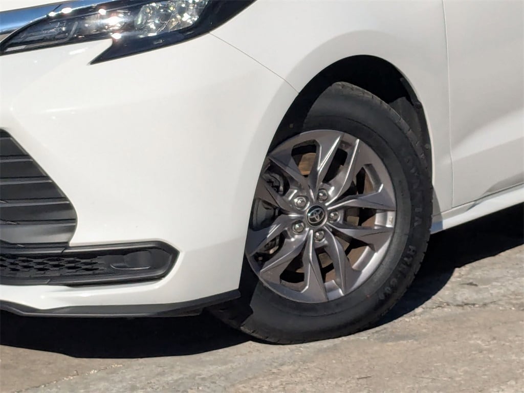 Thumbnail: 2025 Toyota Sienna - 28