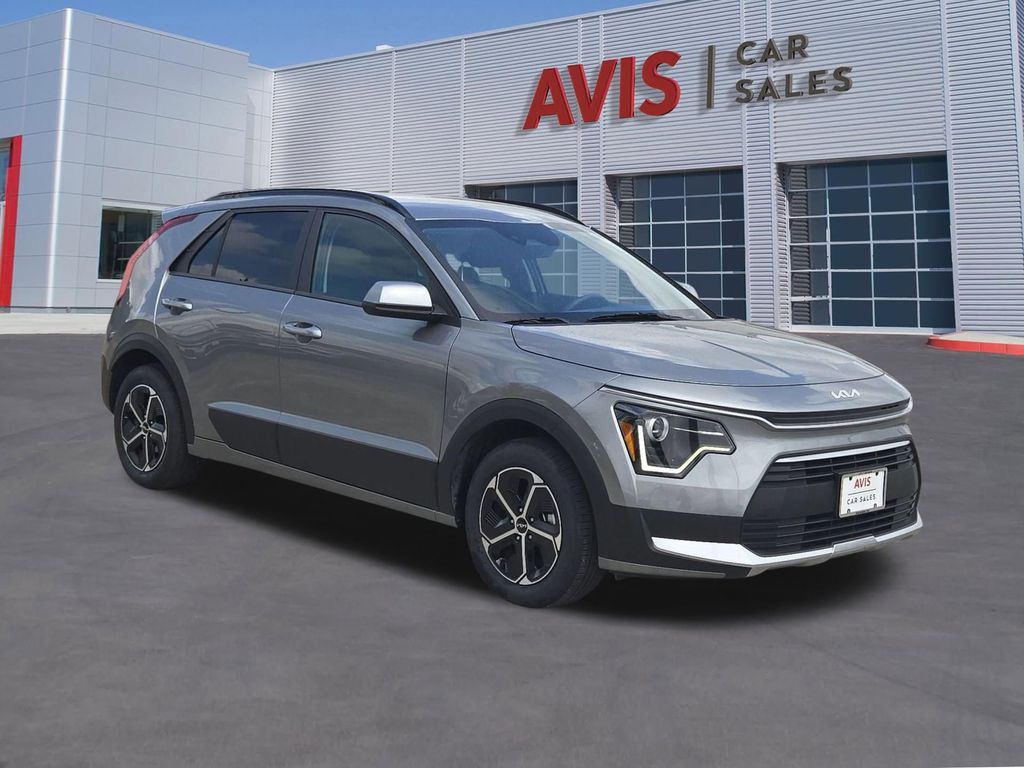 Thumbnail: 2025 Kia Niro - 3