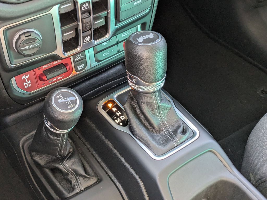 Thumbnail: 2025 Jeep Wrangler - 19