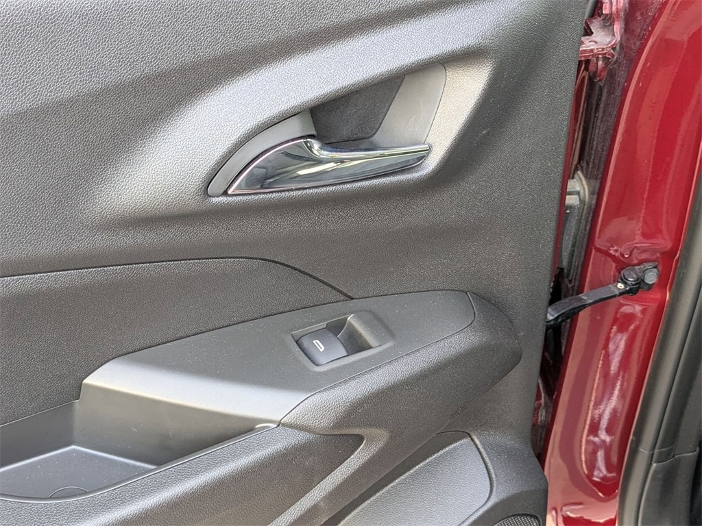 Thumbnail: 2025 Chevrolet Trax - 25