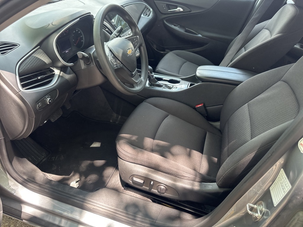Thumbnail: 2023 Chevrolet Malibu - 6