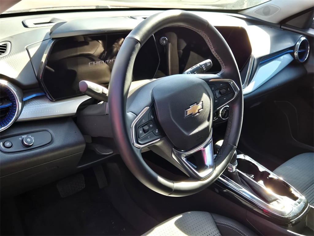 Thumbnail: 2025 Chevrolet Trax - 6