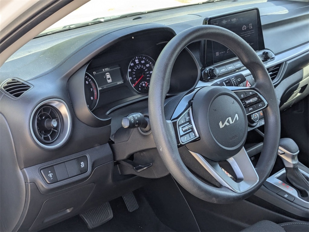 Thumbnail: 2024 Kia Forte - 3