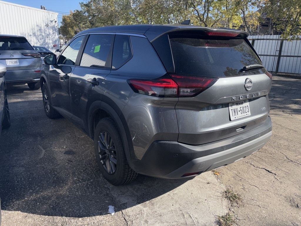 Thumbnail: 2023 Nissan Rogue - 4