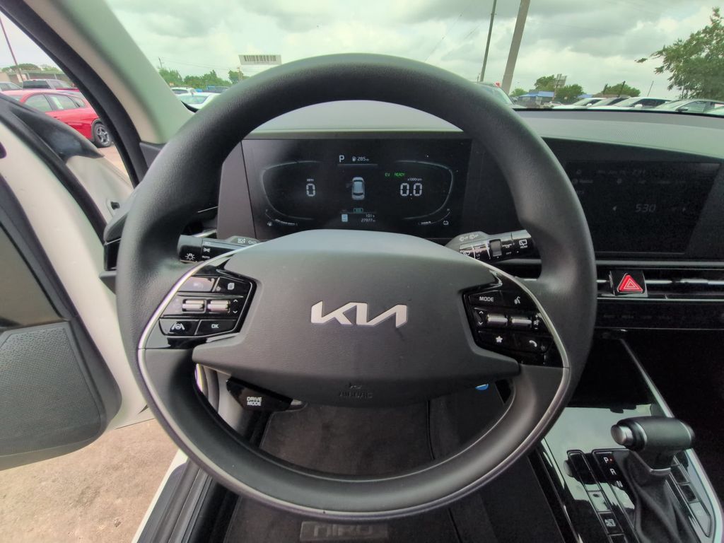Thumbnail: 2025 Kia Niro - 22