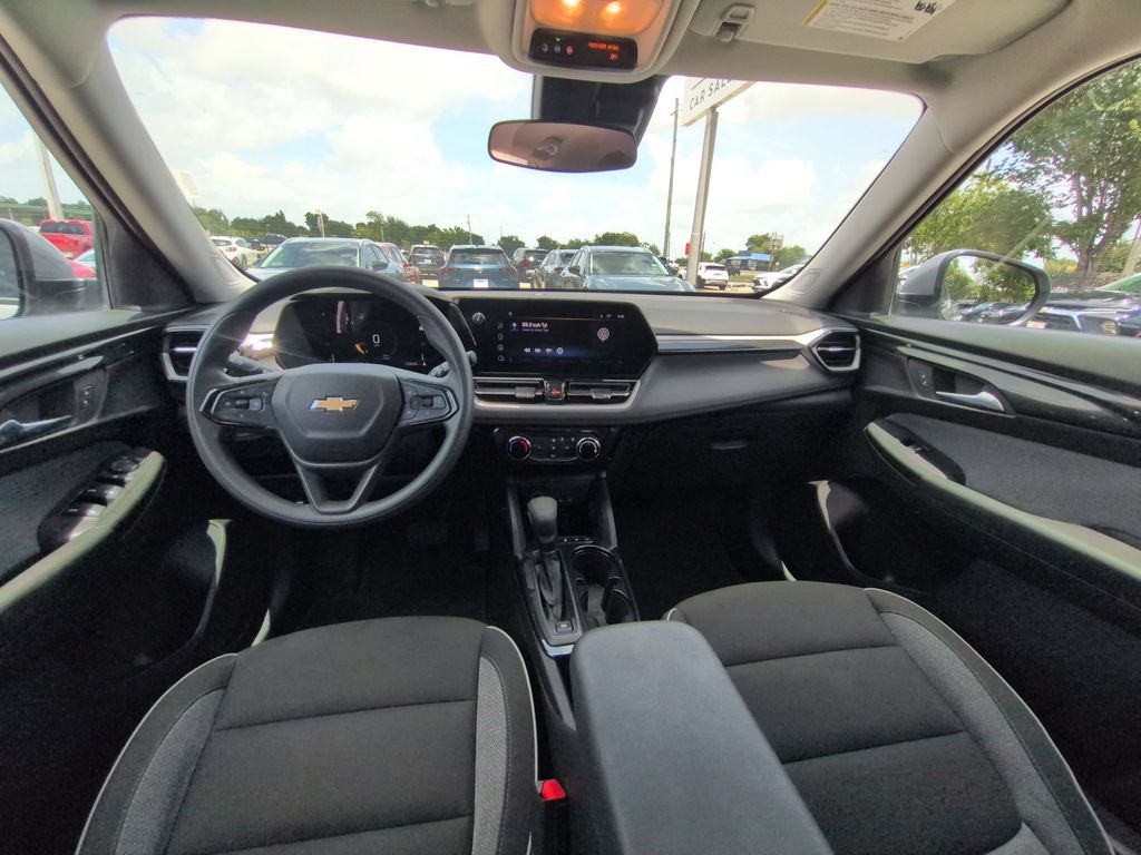 Thumbnail: 2025 Chevrolet TrailBlazer - 25