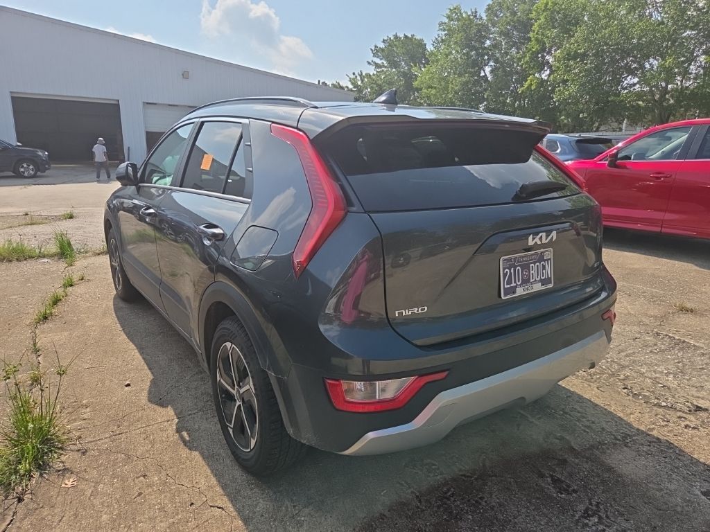 Thumbnail: 2025 Kia Niro - 8